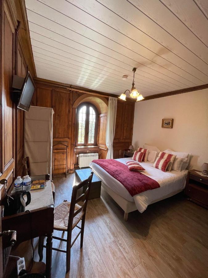 Manoir Du Grail Bed & Breakfast Devesset ภายนอก รูปภาพ